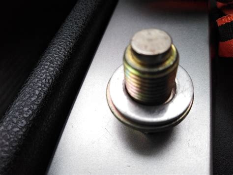 пробка на слив масла с магнитом — Nissan Wingroad (Y12), 1,5 л, 2009 ...