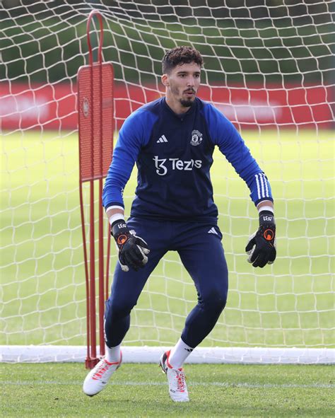 Altay Bayindir and trialist pictured in Manchester United training