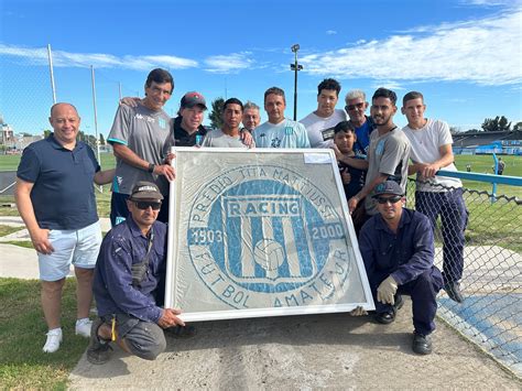 Racing Club - La primera bandera que flameó en el Predio...