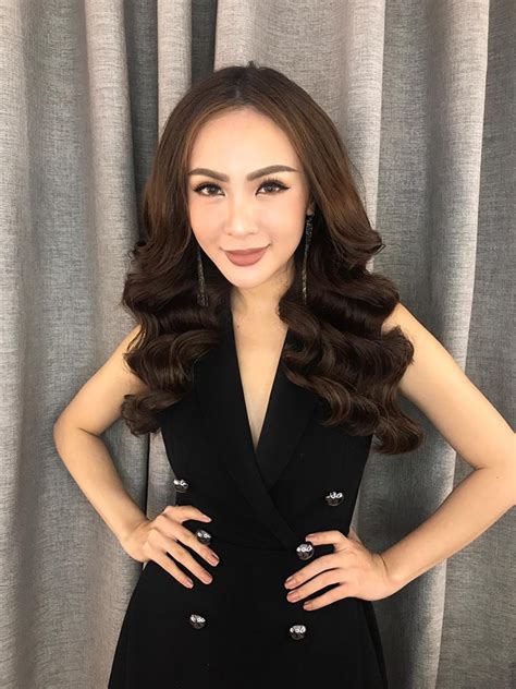 Sát Tết hot girl Kelly lại dính nghi án phẫu thuật