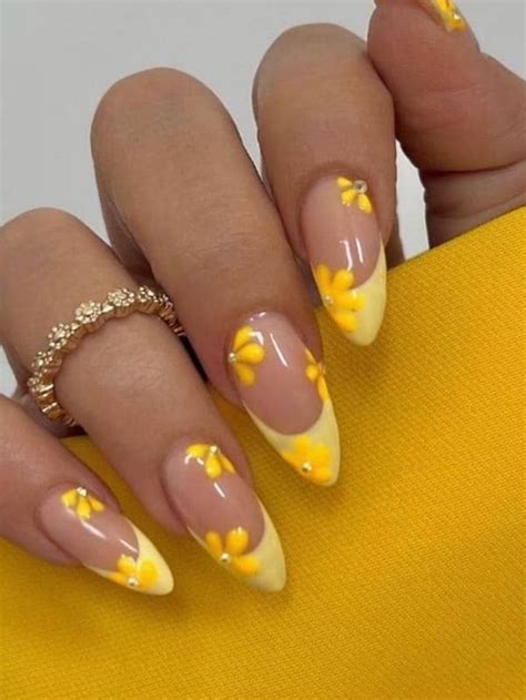 45 Cute Sunflower Nails Perfect For Adding A Pop Of Color Sunflower Nails Yellow Nails