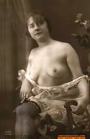 She Poses Like Greek Goddess In This This Tasteful Nude XXX Dessert