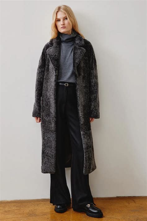 Длинная шуба из овчины Снежная Королева 670065003 цены в Москве, купить ...