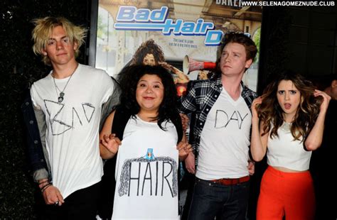 Laura Marano Paparazzi Posing Hot Babe Celebrity Beautiful Famous And Uncensored