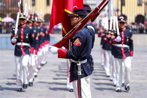 Bicentenario Perú on Twitter RT Agencia Andina El cambio de guardía