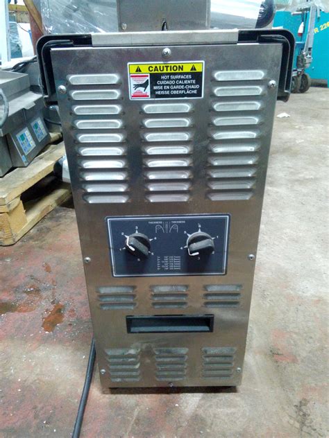 Вертикальный тостер Roundup VCT-1000 купить Б/У в Домодедово по цене 90 ...