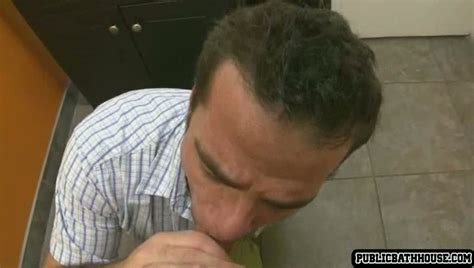 Horny Dudes Decide To Fuck In The Public BoyFriendTV