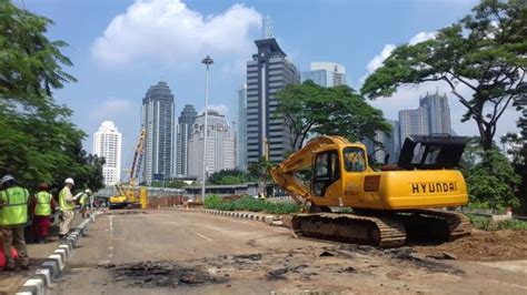 Pembangunan Fly Over Semanggi Jalur Cepat Sudirman Cawang Ditutup