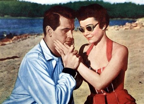 Transf Ze Drogy I Nechr N N Sex Ada Slavn Ch Osobnost Se Nakazila Virem Hiv Ena Cz