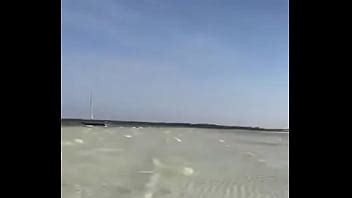 En La Playa Luciendo Desnuda Xvideos