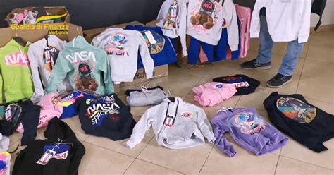 Sequestrati 20mila Capi Di Abbigliamento Contraffatti Con Il Logo Della