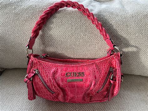 Fake Guess Bags Vs Authentic at Natasha Pruitt blog