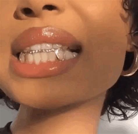 Pin By қ҉คt҉🤮 On Looks In 2020 Girl Grillz Grillz Girls With Grills