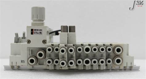 33567 SMC 10-SLOT PNEUMATIC MANIFOLD W PRESSURE SWITCH ISE35-N-65 