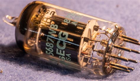 VinylSavor: Tube of the Month : The 5687