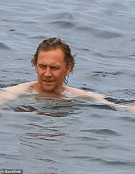 Shirtless Tom Hiddleston Packs On The Pda With Bikini Clad Girlfriend Zawe Ashton Daily Mail
