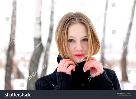 Sexy Blonde Red Lips Stock Photo 1393258691 Shutterstock