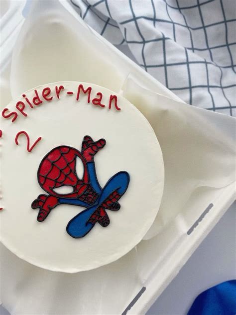 Бенто-торт с человеком пауком in 2024 | Diy crafts for kids easy, Diy ...