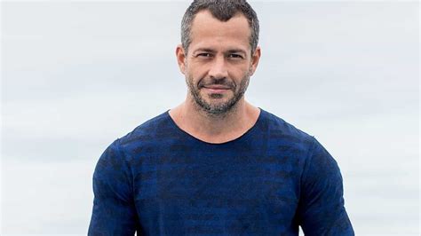 Malvino Salvador fala sobre romance gay Caio Castro em novela Alagoas 24 Horas Líder em