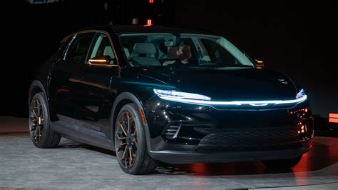 Chrysler Rolls Out Updated Airflow Ev Concept At New York Auto Show