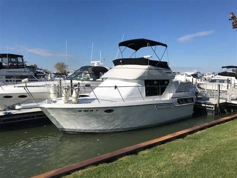 1992 Carver 300 Aft Cabin Power Boat For Sale - www.yachtworld.com