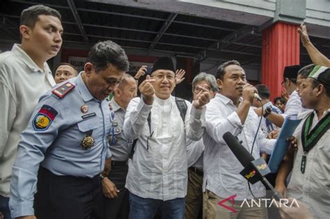 Anas Urbaningrum Bebas Antara News Jawa Barat