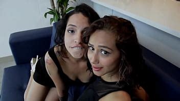 Découvrez le pouvoir de l énergie sexuelle dans un trio salvateur XVIDEOS