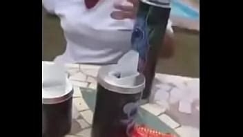 La pequeña broma a la señora por chorrear en la cara por el nepe gigante XVIDEOS