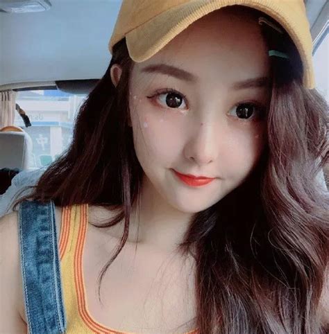 Hot girl 2 triệu follow bỗng hóa kẻ lừa đảo ảnh trước và sau khi photoshop chênh nhau cả chục kg