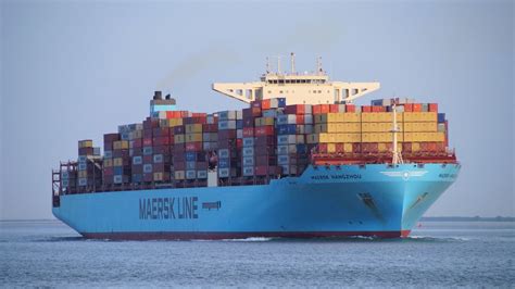 Missile Strike On Maersk Containership In Red Sea Deck Tv