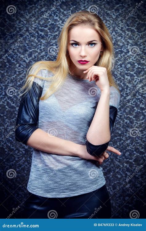 Blonde De Jeune Femme Image Stock Image Du Teint Visage