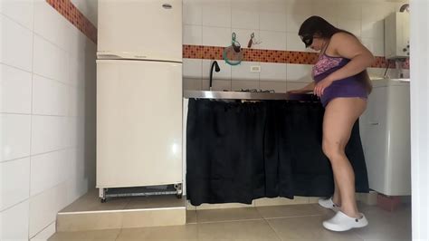 Madrastra Puta Latina Colombiana De Cameltoe Gigante Se Exhibe Para Su Hijastro Con Su Vagina