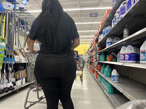 Huge Juicy Latina Bbl Spandex Leggings Yoga Pants Forum