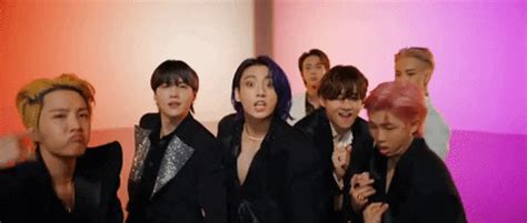 Butter của BTS có tuần thứ đạt Quán quân Billboard Hot dù các chỉ số đều giảm