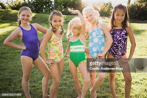 Tweens In Bathing Suits Photos Et Images De Collection Getty Images