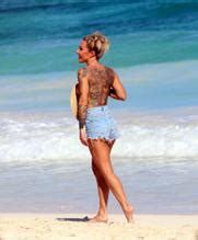 Blanka Lipinska Sexy Shows Off Her Nude Tits While Enjoying The Beach