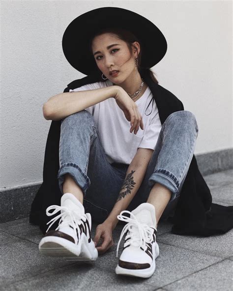 Hot mom thế hệ mới Người mở chuỗi cửa hàng kiếm 2 tỷ tháng người có lượng followers vượt mặt