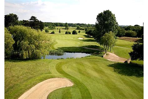 Sand Martins Golf Club | Golf Course in WOKINGHAM | Golf Course Reviews