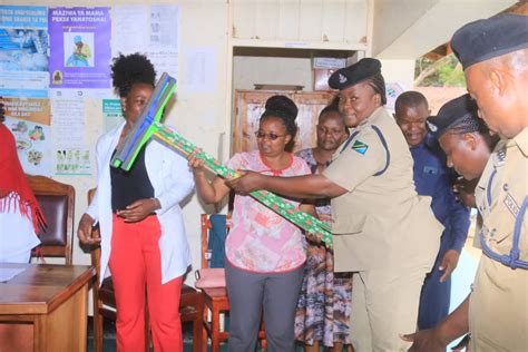 Polisi Watoa Elimu Na Kuchangia Damu Katika Siku Za Kupinga Vitendo