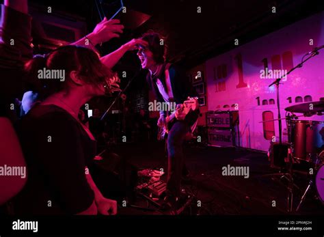 100 Club London Crowd Hi Res Stock Photography And Images Alamy