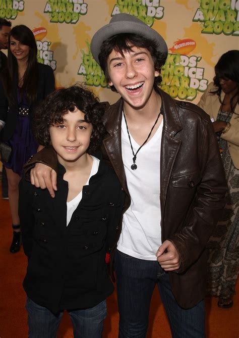 Nickalive The Stars Of Naked Brothers Band Are Planning A Reunion In