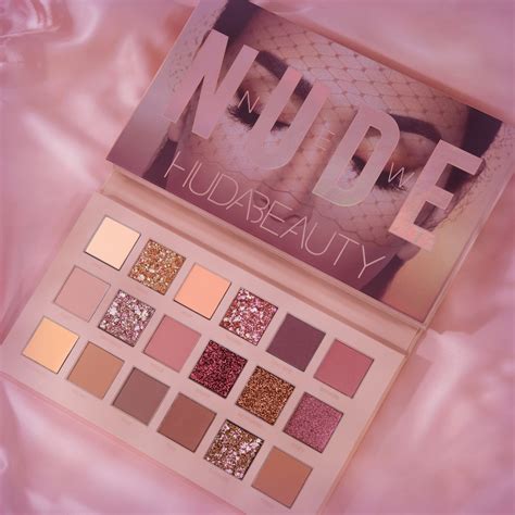 啞光到閃亮的色調讓眼妝及形象焕然一新HUDA BEAUTY 全新 NEW NUDE 祼色 18 色眼影盤 LifestyO