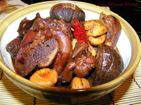 Little Bellevue Kitchen: Braised Pig's Trotters with Chestnuts