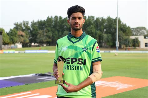 pakistan   abdul subhan bags  player   match award