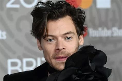 Kim Kardashian Hailed Definition Of Perfection As She Appears To Pose Nude Mirror Online