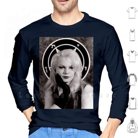 6 Hot Sexy Diane Hegarty Bikini Pics