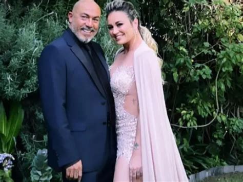 Mar A Jos Y Mauricio Garc A Celebran Su Boda De Porcelana Con Una