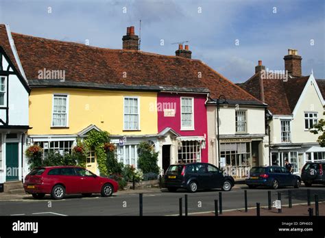 A Colourful Woodbridge Street Scene Stock Photo Alamy