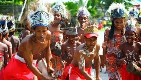Uniknya Proses Pernikahan Suku Biak Wedding Market