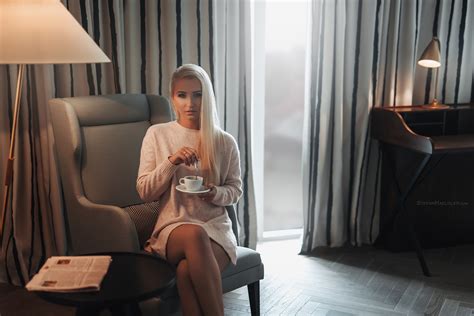 Women Sitting Portrait Sweater Dress Blonde Tanned Lamp Hd